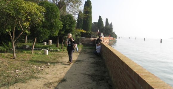 Muro di delimitazione sito al lato sud-est della proprietà del convento – il muro è stato rifatto al posto del precedente e pesca nel mare